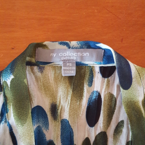 Blouse with Tie at Neck - Picture 6 of 7